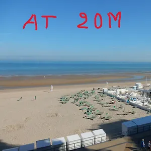 https://studio-center-of-ostend-w-parking-south-terrace.hotelsghent.com