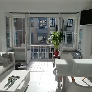 https://louis-place.hotelsghent.com